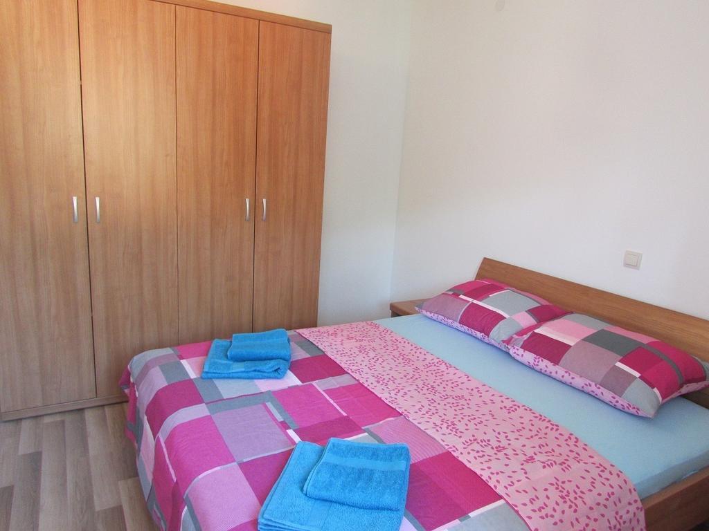 Dubravka Apartmani Mokošica Quarto foto
